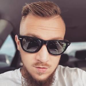 Meet your Posher, Kyle